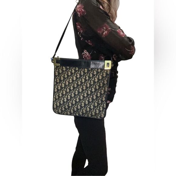 Vintage Christain Dior canvas bag - Picture 2 of 16